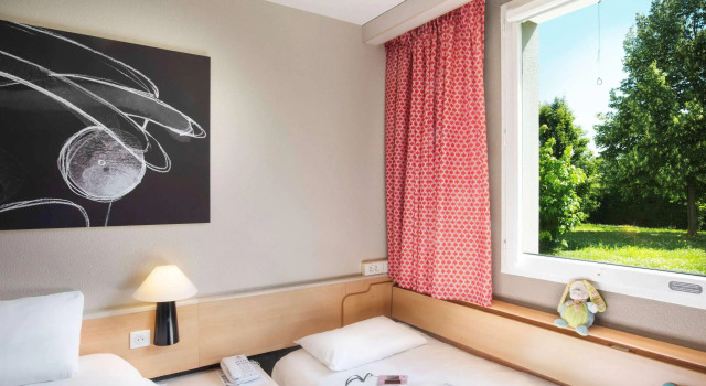 B&B HOTEL Thionville Yutz A31, Забронировать Отель «постель и завтрак» Отели Тьонвиль с парковкой, Парковка