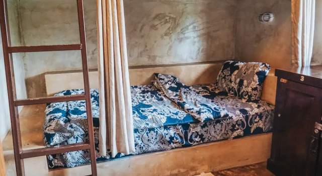 Кровать в общем номере (женский номер) Jikko Harem