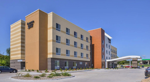Четырёхместный номер Standard Fairfield Inn & Suites by Marriott St. Joseph