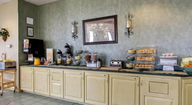 Кровать в общем номере Quality Inn Gulfport I-10