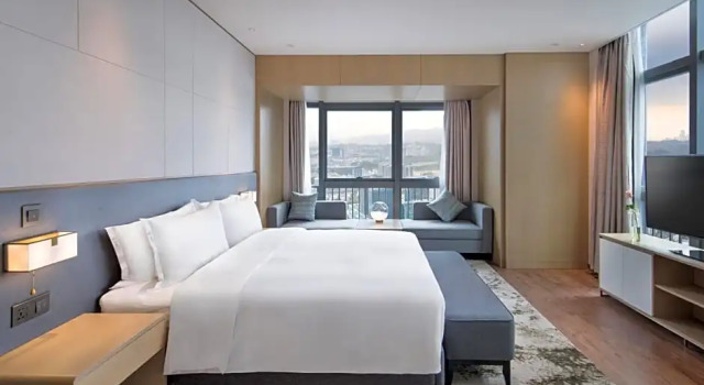 Полулюкс Holiday Inn Express Shenzhen Haiyuan City by IHG