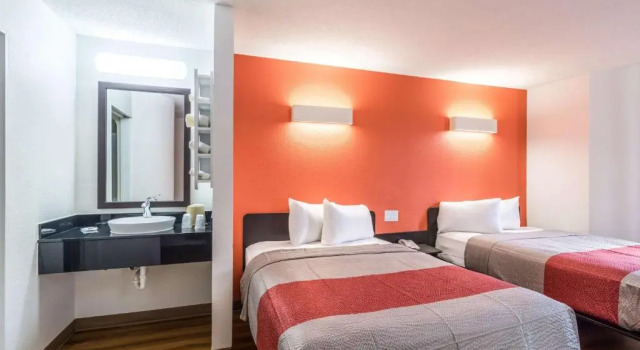 Четырёхместный номер Standard Motel 6-Harvey, IL
