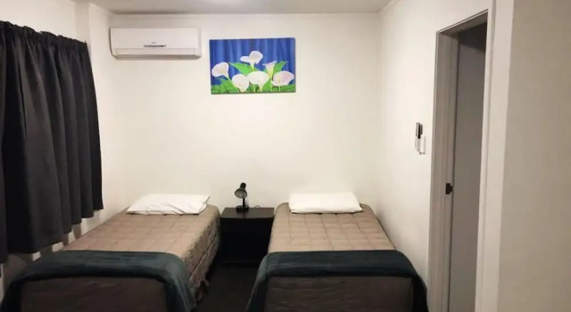 Апартаменты Grosvenor Motor Inn