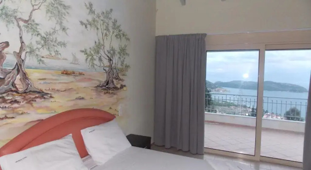 Студия Hotel Theasis