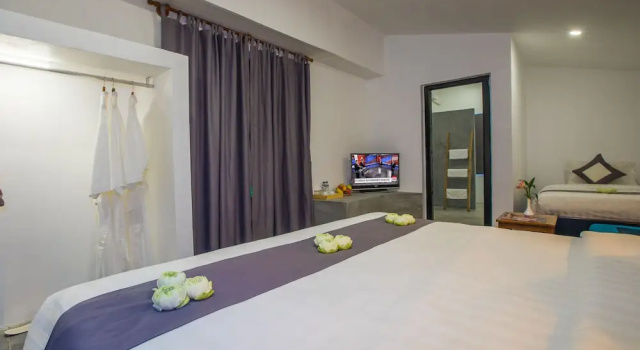 Трёхместный семейный номер Deluxe Ashia Hotel & Lounge