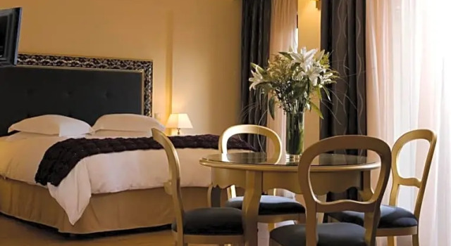 Полулюкс Valis Resort Hotel