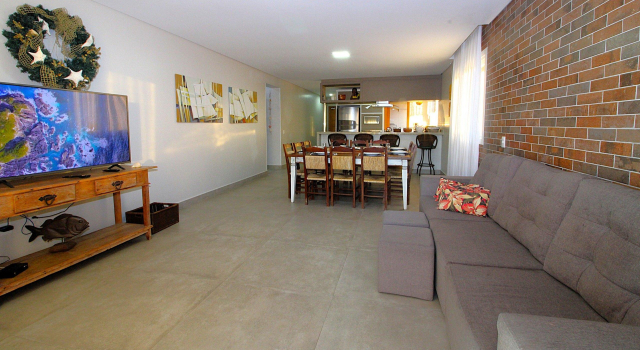 1083   Apartamento Com Vista Para O Mar Em Bombinhas