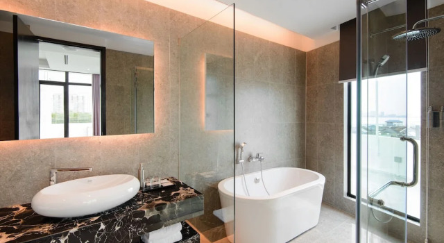 Номер Premier с балконом SAVV HOTEL