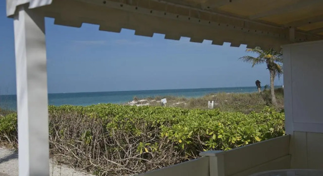 Бунгало Bungalow Beach Resort