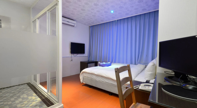 Happiness Inn