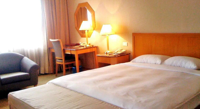 Двухместный номер Deluxe Chuto Plaza Hotel