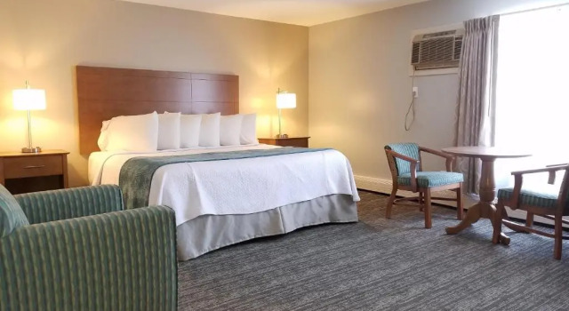 Номер Standard Hampton Village Inn