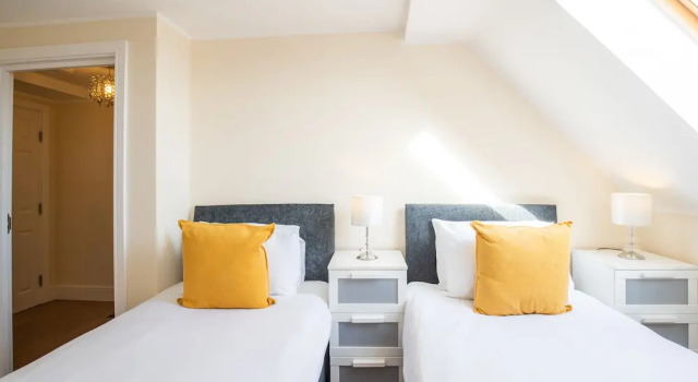 Апартаменты с видом на город Velvet 2-bedroom Apartment Clock House - Hoddesdon