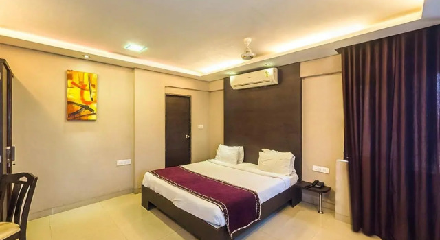 OYO 13414 Hotel Ambrosia