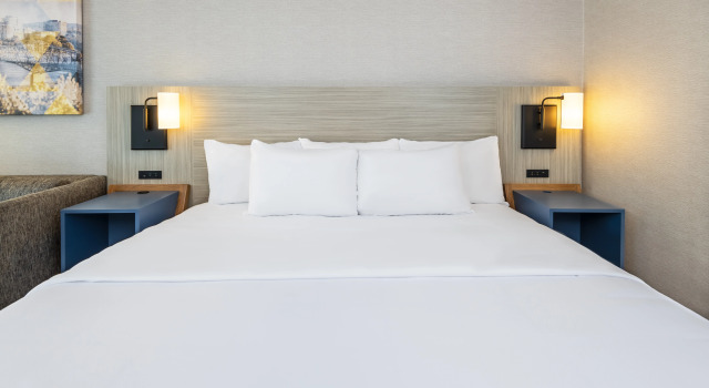 Comfort Inn, Book Hotel Laval Rive-Nord, near Quartier Laval