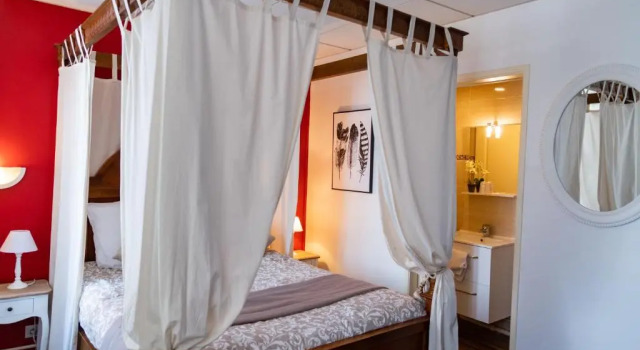 Номер Comfort Hotel Henri IV
