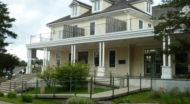 The Burleigh Falls Inn & Suites, Varaa Hotelli Burleigh Falls Ontario
