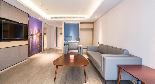 Люкс Lavande Hotel (Luzhou Bubugao Xintiandi)