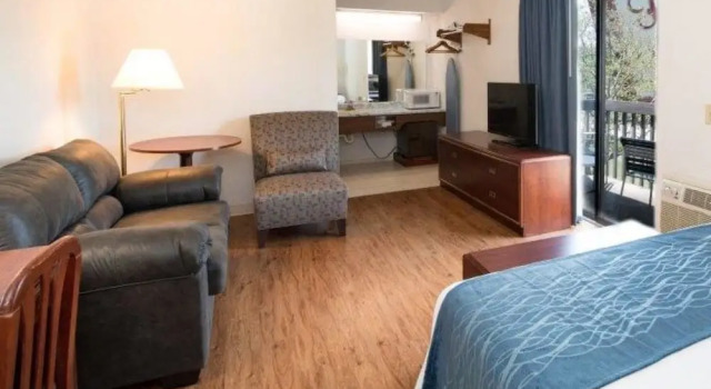 Двухместный номер Standard с балконом Highland Manor Inn