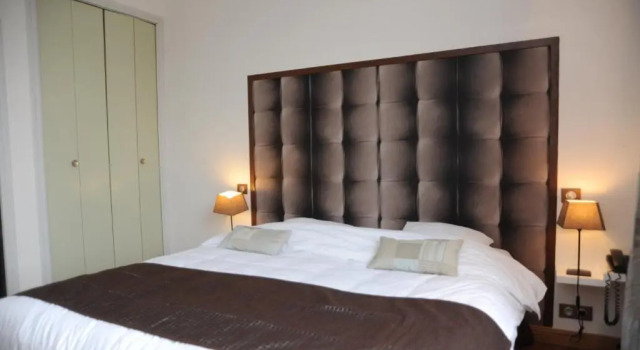 Трёхместный семейный номер Standard Logis Hôtel Restaurant lEcu de France