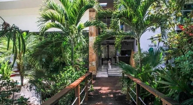 Via 38 A02 by Playa Paradise, Забронировать Отель Отели Плая-дель-Кармен с бассейном, рядом с Пляжный клуб Mamitas, Бассейн