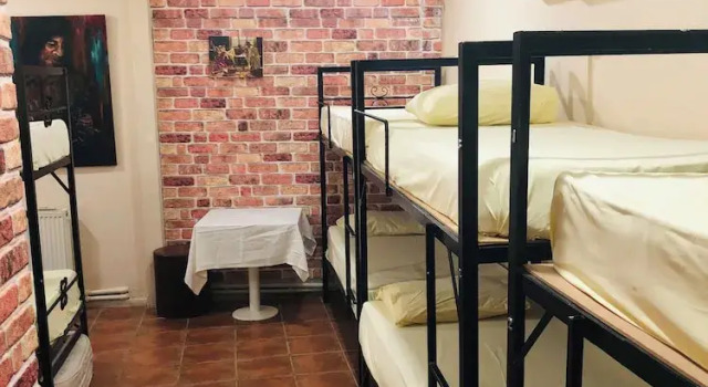 Кровать в общем номере Avrasya Hostel