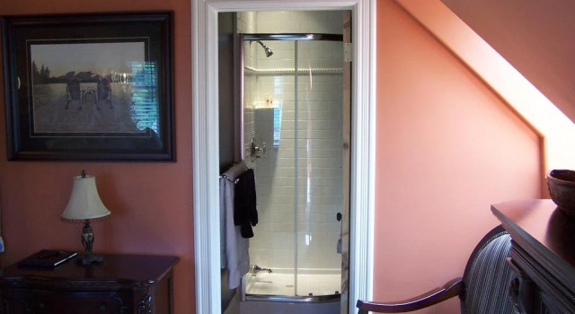 Creighton Manor Inn Bed & Breakfast, Book Hotel Hoteller i Orillia med parkering, Parkering