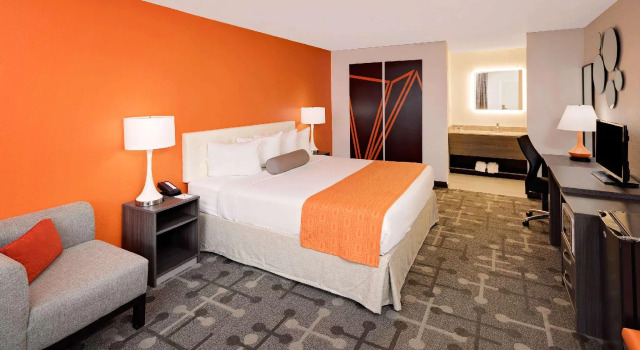 Двухместный номер Standard Howard Johnson by Wyndham Florence