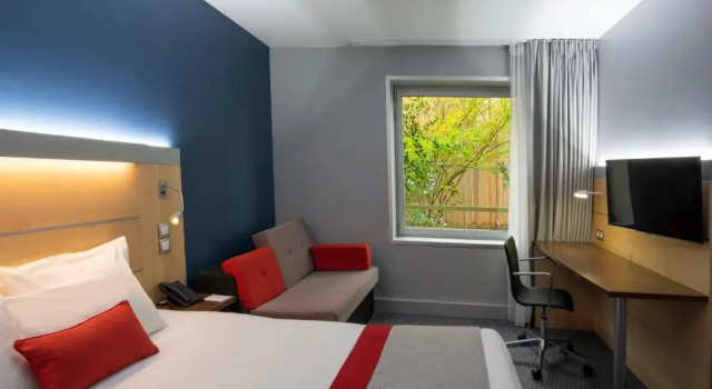 Двухместный номер Standard с видом на сад Holiday Inn Express Paris-Canal De La Villette by IHG