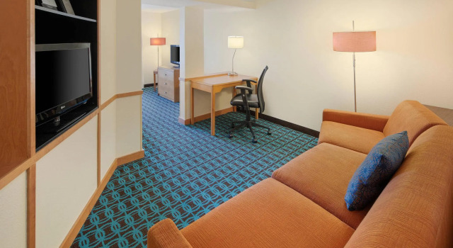 Двухместный люкс Fairfield Inn and Suites by Marriott Indianapolis Airport