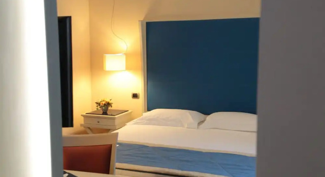 Confort double chambre avec balcon et Vue sur la ville Portercole B&B