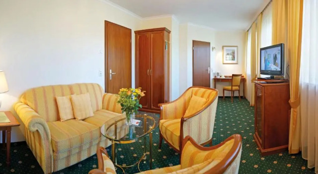 Полулюкс Hotel Sacher-Stoiber