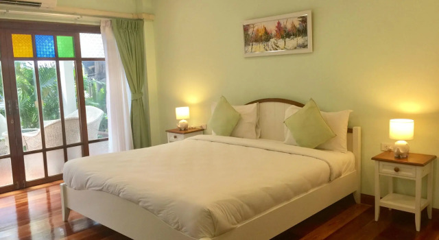 Tree House Hotel, Забронировать Отель Сисакет Sisaket Province