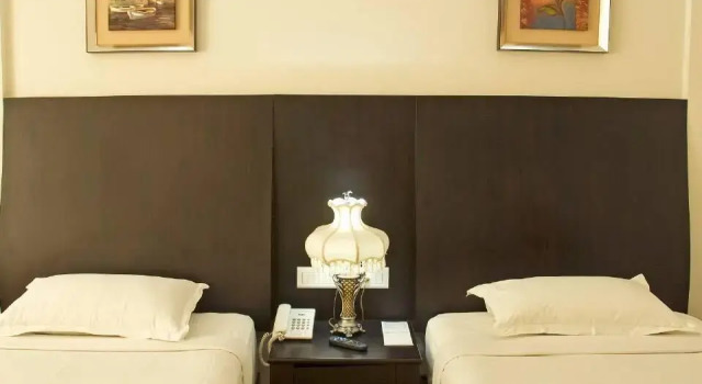 KR inn, Reserva ahora Hotel Tirunnavaya India