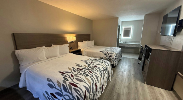 Четырёхместный номер Superior Red Roof Inn Reno