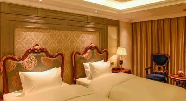 Royal Hotel 1903, Забронировать Отель Бизнес-отели Харбина, рядом с Harbin People Flood Control Success Memorial Tower, 4* 5*