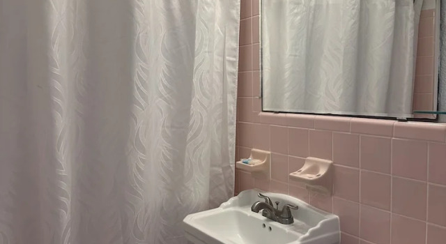 Люкс Royal Canadian Motel