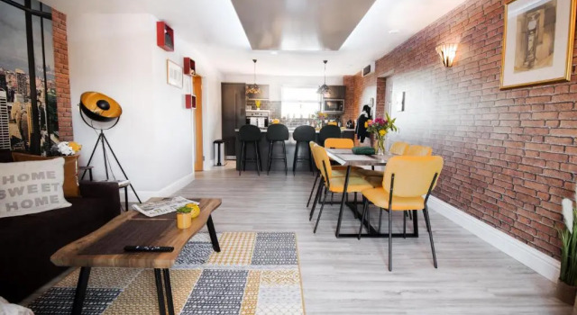 Mulberry - Luxury Two Bedroom Apartment - Free Netflix and Parking, Забронировать Апартаменты/квартира Суиндон Уилтшир, рядом с Wilts &amp; Berks Canal