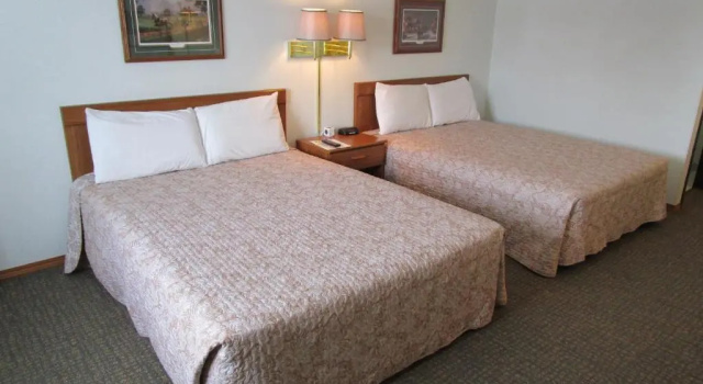 Четырёхместный номер Standard Dakota Country Inn