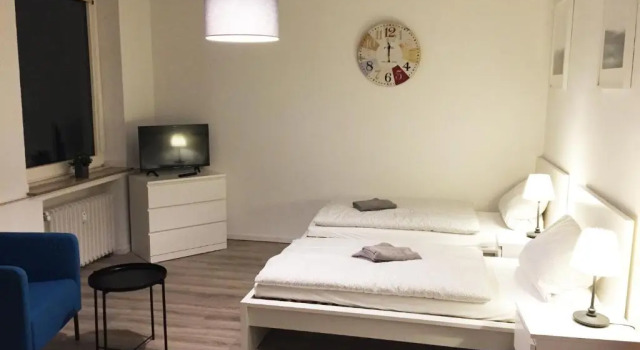 Nice and cozy apartment with Wifi and balcony, Забронировать Апартаменты/квартира Нойс Северный Рейн-Вестфалия, рядом с Базилика Святого Квирина