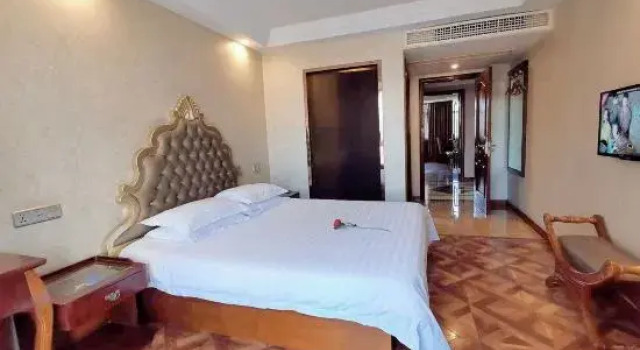 Люкс Deluxe Big tomato fashion hotel(yueqing hongqiao hotei)