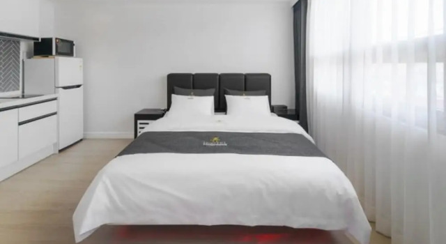 Yeosu Hue Pension & Hostel (Romantic Carriage 4 Minutes)