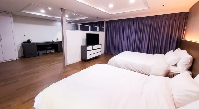 Полулюкс P&S Hotel Busan