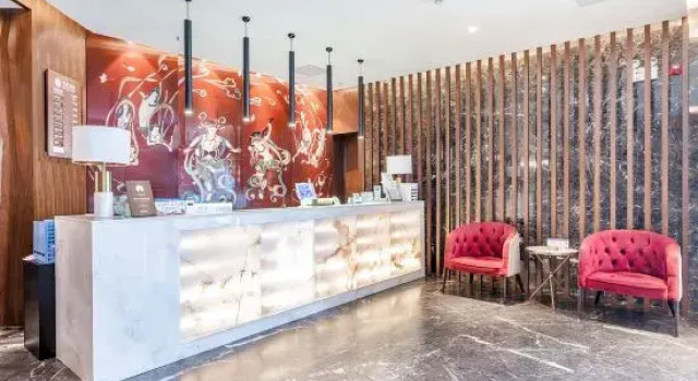 Hongda Hotel (Shengda Plaza Branch of Tianshui High speed Railway Station), Rezerwuj Hotel Hotele biznesowe w Gansu, 4* 5*