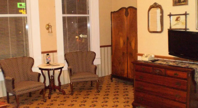Четырёхместный номер Deluxe Hotel Millersburg