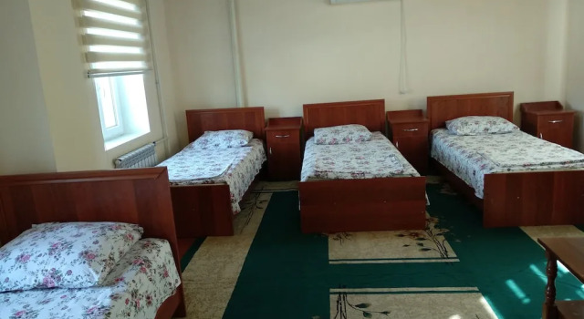 Hostel Nur, Book Hostel / Vandrerhjem Hostels i Osh region, Hostel / Vandrerhjem
