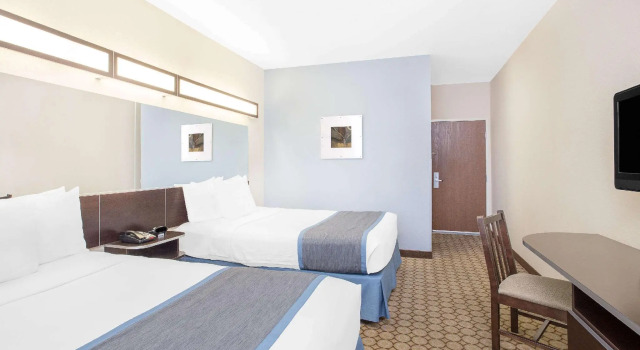 Четырёхместный номер Standard Microtel Inn & Suites by Wyndham San Angelo