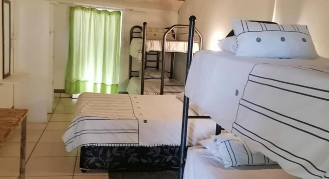 Четырёхместный номер Standard Eden Guest Farm
