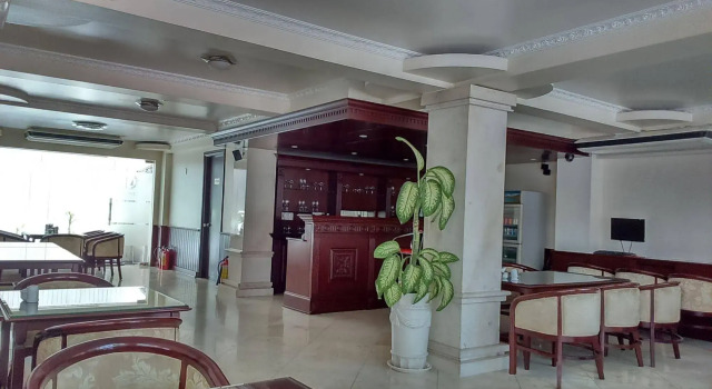 Hung Vuong II Hotel, Забронировать Отель Отели Района 7 с завтраком, Завтраки