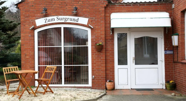 Gästehaus zum Surgrund, Забронировать Отель Заленбург Куксхафен